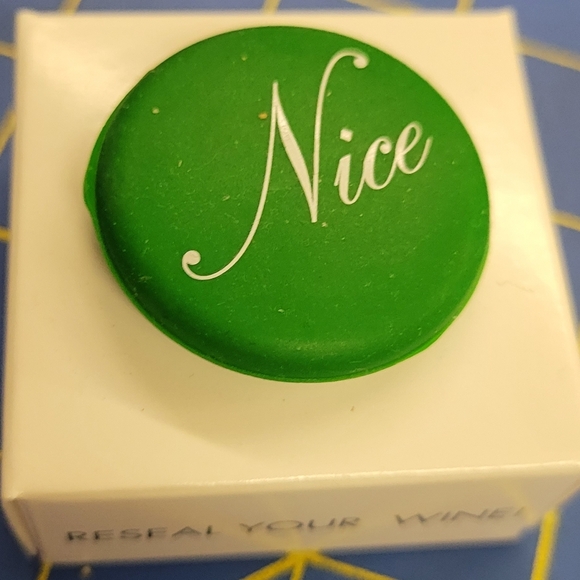 Capabunga - Capabubbles  Reseal Your Wine Bottle - Picture 1 of 1